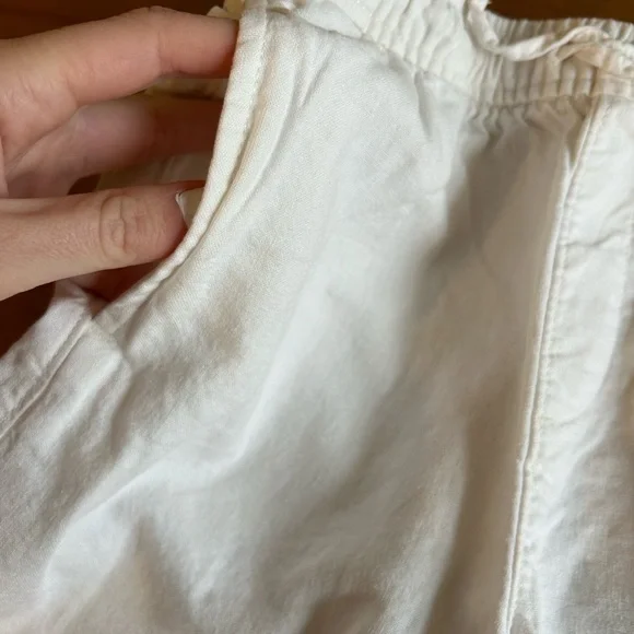 Old Navy White Wide-Leg Cropped Pants for Kids - Picture 2 of 3